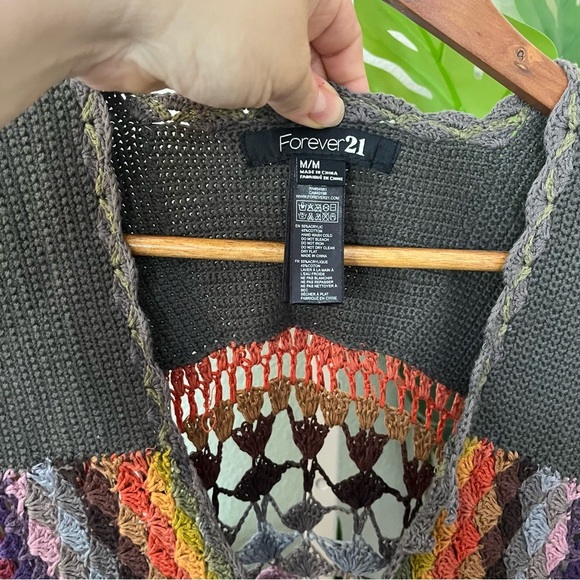 ✨ Forever 21 Multicolor Crochet Knit Vest Sz M | Boho Festival Layering Piece - Picture 3 of 7